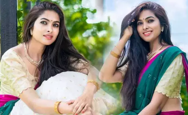 లంగావోణిలో నేలకు దిగి వచ్చిన దివి..!