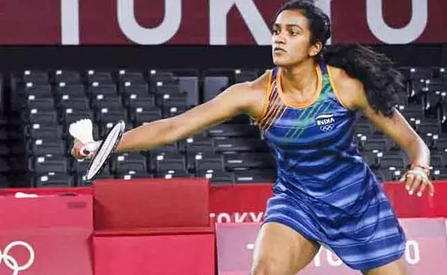 Tokyo Olympics: సెమీఫైనల్ చేరిన పీవీ సింధు Tokyo Olympics: సెమీఫైనల్ చేరిన పీవీ సింధు
