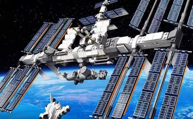 అంతరిక్ష కేంద్రంలో భారీ కుదుపు..అరగంట పాటు.. అంతరిక్ష కేంద్రంలో భారీ కుదుపు..అరగంట పాటు..