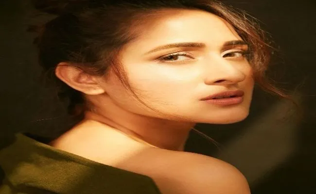 అందాల కంచెలు దాటుతున్న ప్రగ్యా జైశ్వాల్.. లేటెస్ట్ ఫోటోస్ అందాల కంచెలు దాటుతున్న ప్రగ్యా జైశ్వాల్.. లేటెస్ట్ ఫోటోస్