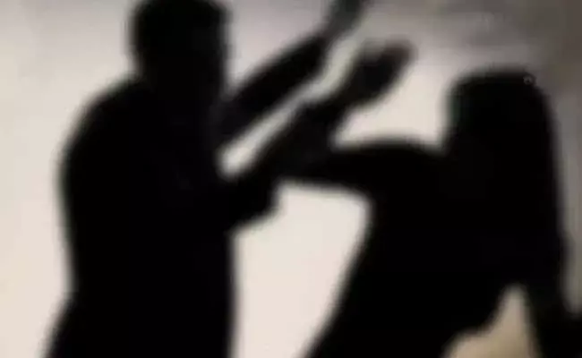 కీచక ఎస్సై చేతిలో అత్యాచారం గురైన ట్రైనీ ఎస్సై