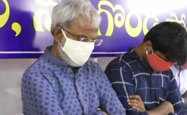 బురిడి బాబా అరెస్ట్.. పోలీసుల విచారణలో సంచలన విషయాలు..! బురిడి బాబా అరెస్ట్.. పోలీసుల విచారణలో సంచలన విషయాలు..!