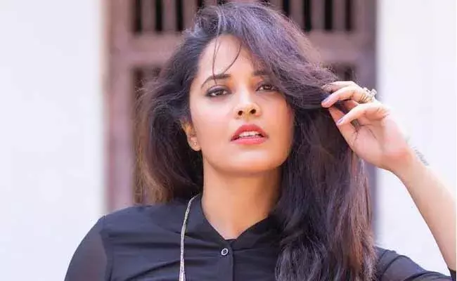 మరోసారి నెగిటివ్ షేడ్స్ ఉన్న పాత్రలో అనసూయ..! మరోసారి నెగిటివ్ షేడ్స్ ఉన్న పాత్రలో అనసూయ..!
