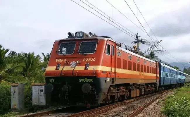 Indian Railways Recruitment: 8వ తరగతి అర్హతతో రైల్వే ఉద్యోగాలు.. జీతం రూ .18,000 నుండి రూ .56,900 వరకు Indian Railways Recruitment: 8వ తరగతి అర్హతతో రైల్వే ఉద్యోగాలు.. జీతం రూ .18,000 నుండి రూ .56,900 వరకు