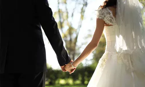 పెళ్లి షాపింగ్‌కి వెళ్లి వస్తూ.. రోడ్డు ప్రమాదంలో కాబోయే దంపతులు..