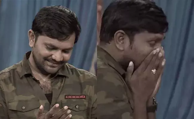 స్టేజ్‎పైనే  కన్నీళ్లు పెట్టుకున్న వెంకీ..