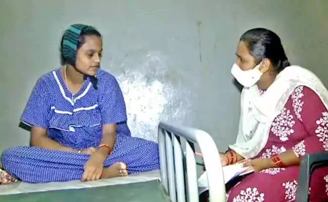 ఏలూరులో దారుణం.. 12రోజుల శిశువును చంపిన కన్నతల్లి ఏలూరులో దారుణం.. 12రోజుల శిశువును చంపిన కన్నతల్లి