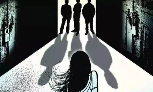 గాంధీ ఆస్పత్రిలో దారుణం..అక్కాచెల్లెళ్లపై సామూహిక అత్యాచారం