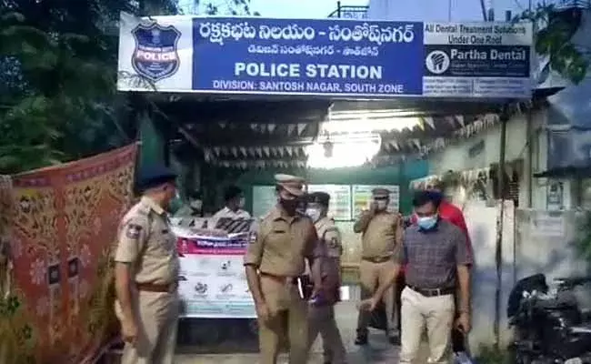 పహాడీ షరీఫ్లో యువతిపై సామూహిక లైంగిక దాడి..! పహాడీ షరీఫ్లో యువతిపై సామూహిక లైంగిక దాడి..!