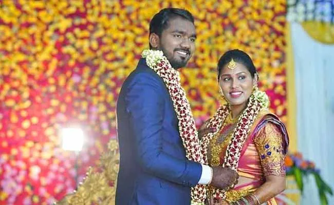 సెలబ్రిటీగా మారిన బుల్లెట్టు బండి వధువు.. ఆమె పేరేంటో తెలుసా? సెలబ్రిటీగా మారిన బుల్లెట్టు బండి వధువు.. ఆమె పేరేంటో తెలుసా?