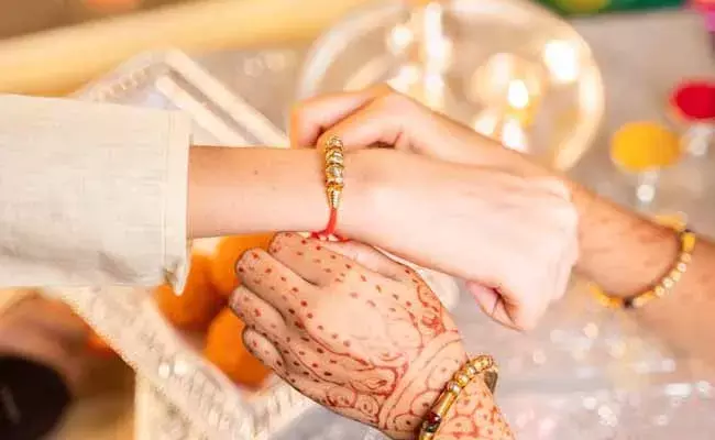 రాఖీకి అసలైన అర్ధం... అక్కకి తమ్ముడి కిడ్నీ దానం..! రాఖీకి అసలైన అర్ధం... అక్కకి తమ్ముడి కిడ్నీ దానం..!