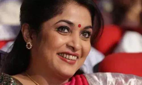 ఐరెన్లెగ్ అన్న రమ్యకృష్ణని స్టార్ హీరోయిన్ని చేసింది ఆ డైరెక్టరే..! ఐరెన్లెగ్ అన్న రమ్యకృష్ణని స్టార్ హీరోయిన్ని చేసింది ఆ డైరెక్టరే..!