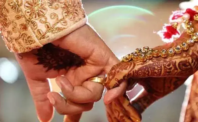 నాలుగు రోజుల్లో పెళ్లి.. ఇంతలోనే ఊహించని షాక్ నాలుగు రోజుల్లో పెళ్లి.. ఇంతలోనే ఊహించని షాక్