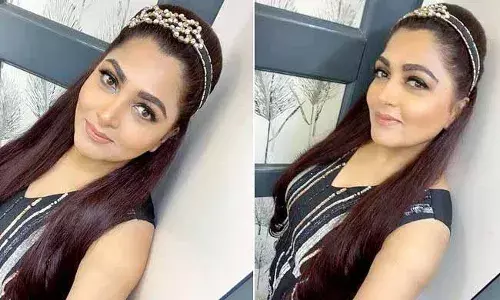 మేడం సార్.. మేడం అంతే... గుర్తుపట్టలేనంతగా మారిపోయిన సీనియర్ నటి..! మేడం సార్.. మేడం అంతే... గుర్తుపట్టలేనంతగా మారిపోయిన సీనియర్ నటి..!