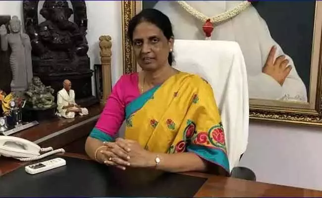 వచ్చే నెల 1 నుంచి విద్యాసంస్థలు ప్రారంభం - మంత్రి సబితా వచ్చే నెల 1 నుంచి విద్యాసంస్థలు ప్రారంభం - మంత్రి సబితా