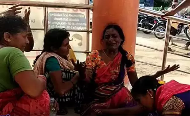 పెళ్లి వేడుకకు వెళ్తుండగా ప్రమాదం.. నలుగురు మృతి..!