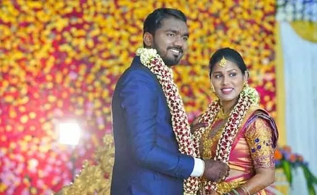 బుల్లెట్టు బండి వధువుకు బంపర్ ఆఫర్..! బుల్లెట్టు బండి వధువుకు బంపర్ ఆఫర్..!