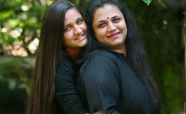 తెలుగు ఇండస్ట్రీలోకి మరో వారసురాలు..హీరోయిన్‌గా స్టార్ హీరో కూతురు..?