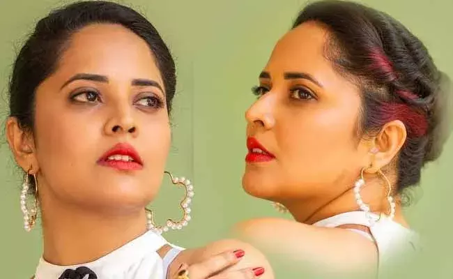 Anasuya Bharadwaj :  తగ్గేదే..లే..  అంటున్న రంగమ్మత్త