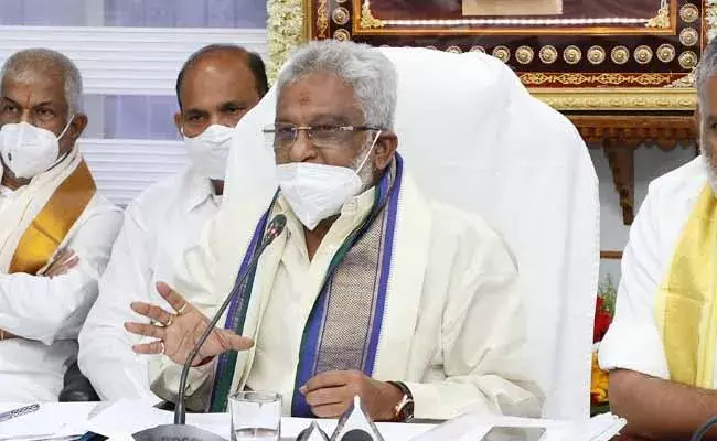 తిరుమలలో ఇవాళ్టి నుంచి సంప్రదాయ భోజనాన్ని నిలిపివేస్తున్నాం : వైవీ సుబ్బారెడ్డి తిరుమలలో ఇవాళ్టి నుంచి సంప్రదాయ భోజనాన్ని నిలిపివేస్తున్నాం : వైవీ సుబ్బారెడ్డి