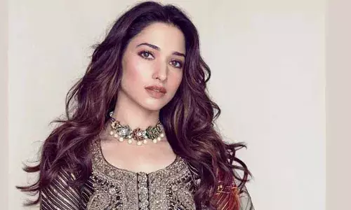 వామ్మో..తమన్నా గౌను ధర ఎంతో తెలుసా..? కారు కొనొచ్చు..!