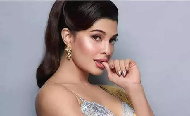 మనీలాండరింగ్‌ కేసులో బాలీవుడ్‌ నటిని విచారించిన ఈడీ