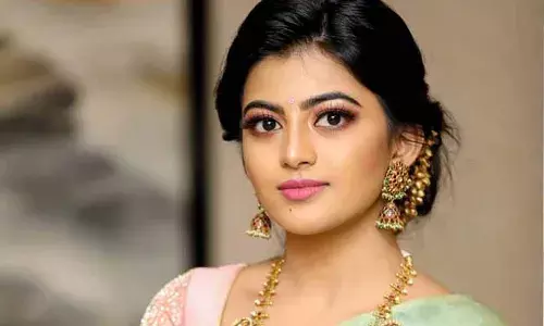 Anandhi : తల్లి కాబోతున్న బస్స్టాప్ బ్యూటీ... ! Anandhi : తల్లి కాబోతున్న బస్స్టాప్ బ్యూటీ... !
