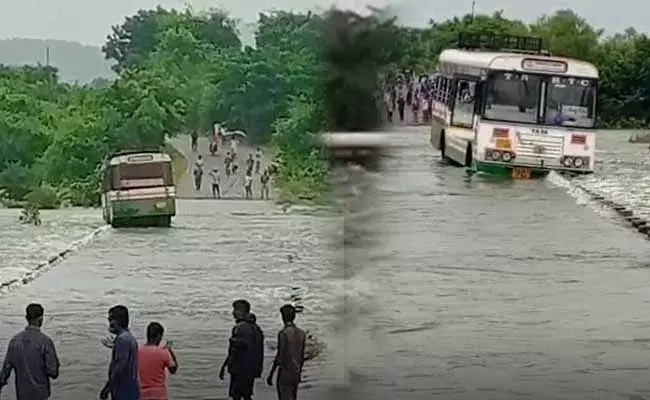 RTC BUS : వాగులో కొట్టుకుపోయిన ఆర్టీసీ బస్సు...! RTC BUS : వాగులో కొట్టుకుపోయిన ఆర్టీసీ బస్సు...!