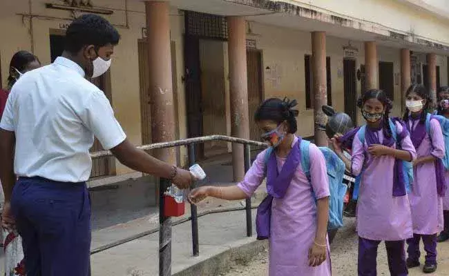 తెలంగాణ: రేపటి నుంచి పాఠశాలలు పున:ప్రారంభం