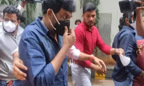 టాలీవుడ్ డ్రగ్స్ కేసులో పూరీని విచారించిన ఈడీ టాలీవుడ్ డ్రగ్స్ కేసులో పూరీని విచారించిన ఈడీ