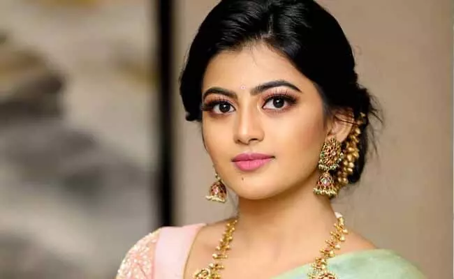 Anandhi : తల్లి కాబోతున్న బస్స్టాప్ బ్యూటీ... ! Anandhi : తల్లి కాబోతున్న బస్స్టాప్ బ్యూటీ... !