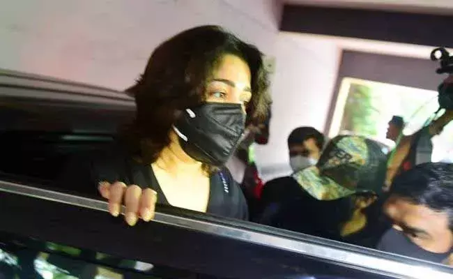 డ్రగ్స్ కేసు : ముగిసిన నటి ఛార్మీ ఈడీ విచారణ..! డ్రగ్స్ కేసు : ముగిసిన నటి ఛార్మీ ఈడీ విచారణ..!