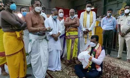 యాదాద్రి లక్ష్మీనరసింహస్వామిని దర్శించుకున్న కేంద్ర మంత్రి మోరేశ్వర్‌ పాటిల్‌