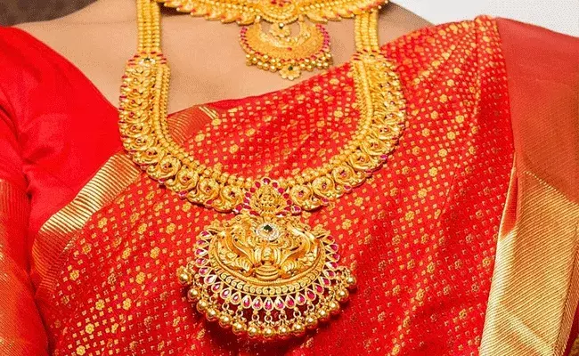 Gold Rate Today: శనివారం బంగారం ధరలు ఈ విధంగా..