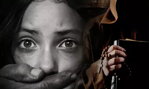 కీచక పాస్టర్‌.. చర్చికి వచ్చే అమ్మాయిలను..