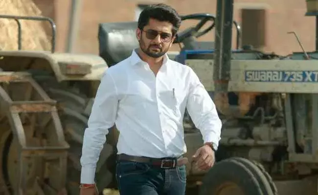 పక్కాగా హిట్ అవుతాయని తెలిసిన రెండు బ్లాక్ బస్టర్ సినిమాలను వదిలేశాడట..! పక్కాగా హిట్ అవుతాయని తెలిసిన రెండు బ్లాక్ బస్టర్ సినిమాలను వదిలేశాడట..!