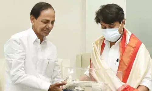 సీఎం కేసీఆర్తో కేంద్ర మంత్రి జ్యోతిరాదిత్య సింధియా భేటీ..! సీఎం కేసీఆర్తో కేంద్ర మంత్రి జ్యోతిరాదిత్య సింధియా భేటీ..!