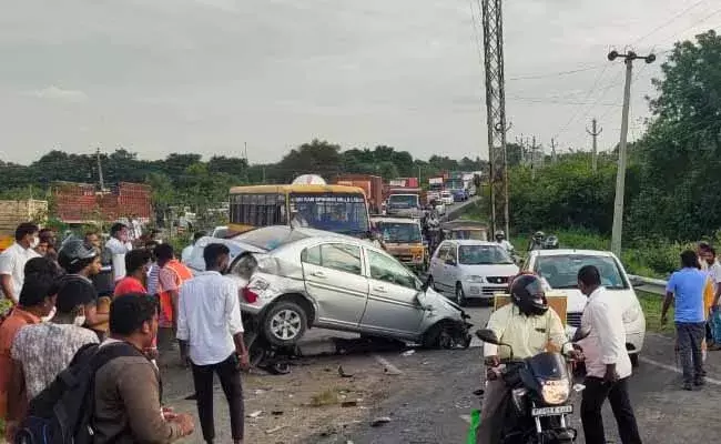 Medchal accident : మేడ్చల్లో ఘోర  రోడ్డుప్రమాదం.. ముగ్గురు మృతి..! Medchal accident : మేడ్చల్లో ఘోర  రోడ్డుప్రమాదం.. ముగ్గురు మృతి..!