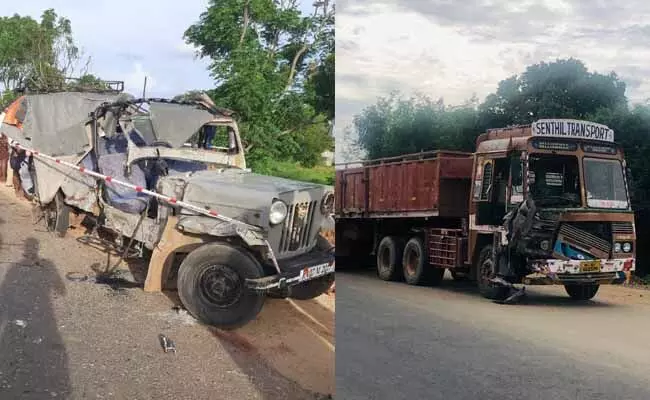 ఆంధ్ర,కర్ణాటక సరిహద్దుల్లో ఘోర రోడ్డు ప్రమాదం..! ఆంధ్ర,కర్ణాటక సరిహద్దుల్లో ఘోర రోడ్డు ప్రమాదం..!