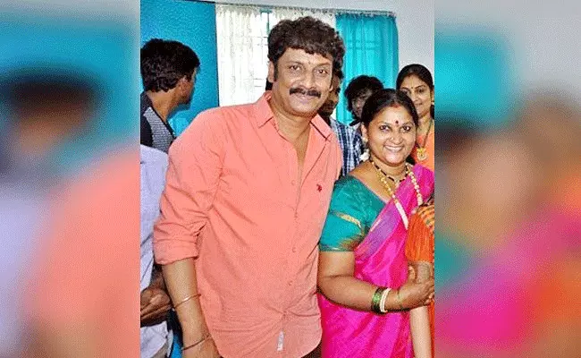 Uttej: టాలీవుడ్లో విషాదం.. నటుడి భార్య మరణం.. Uttej: టాలీవుడ్లో విషాదం.. నటుడి భార్య మరణం..