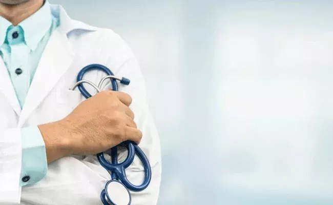 డాక్టర్ పాడుపని.. ఆస్పత్రికి వచ్చిన మహిళలకు తన వీర్యంతోనే.. డాక్టర్ పాడుపని.. ఆస్పత్రికి వచ్చిన మహిళలకు తన వీర్యంతోనే..