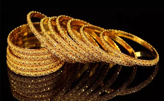 Gold Rate: నిన్నటి మాదిరే ఈ రోజు కూడా.. తగ్గిన బంగారం ధర.. Gold Rate: నిన్నటి మాదిరే ఈ రోజు కూడా.. తగ్గిన బంగారం ధర..