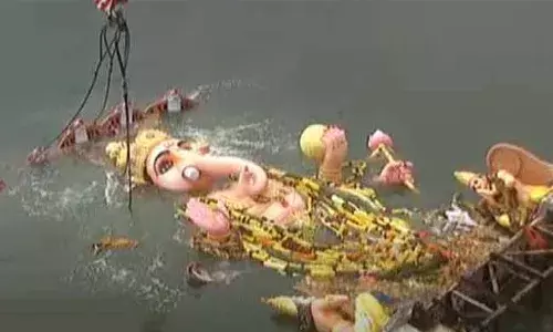 khairatabad Ganesh :  గంగమ్మ ఒడికి ఖైరతాబాద్‌ గణేశుడు..!