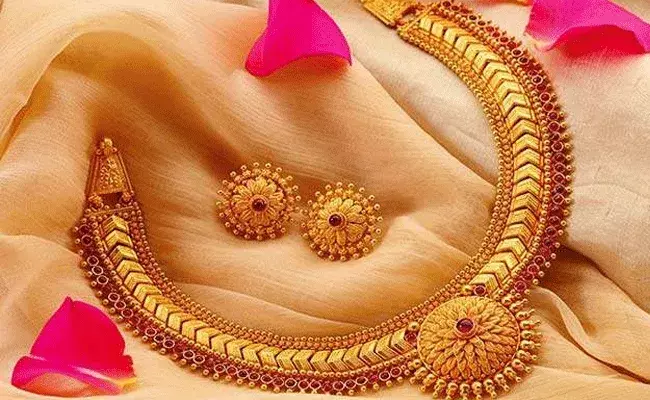 Gold: ఈ రోజు మార్కెట్లో బంగారం, వెండి ధరలు ఈ విధంగా..