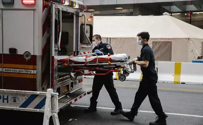 యూఎస్‌లో కోవిడ్ మరణాలు.. రోజుకు 2వేలు..