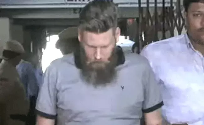 Tollywood Drugs Case: కెల్విన్ చెప్పిన టాలీవుడ్ సెలబ్రెటీలపై కేసు పెట్టలేం.. ఎక్సైజ్ శాఖ Tollywood Drugs Case: కెల్విన్ చెప్పిన టాలీవుడ్ సెలబ్రెటీలపై కేసు పెట్టలేం.. ఎక్సైజ్ శాఖ