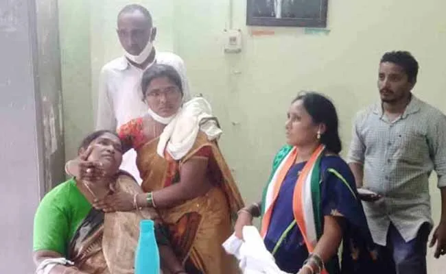 ములుగు ఎమ్మెల్యే సీతక్కకు అస్వస్థత
