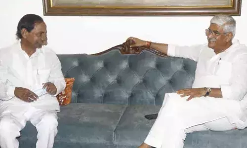 KCR : కేంద్ర జల్శక్తి మంత్రి గజేంద్రసింగ్ షెకావత్తో సీఎం కేసీఆర్ భేటీ..! KCR : కేంద్ర జల్శక్తి మంత్రి గజేంద్రసింగ్ షెకావత్తో సీఎం కేసీఆర్ భేటీ..!