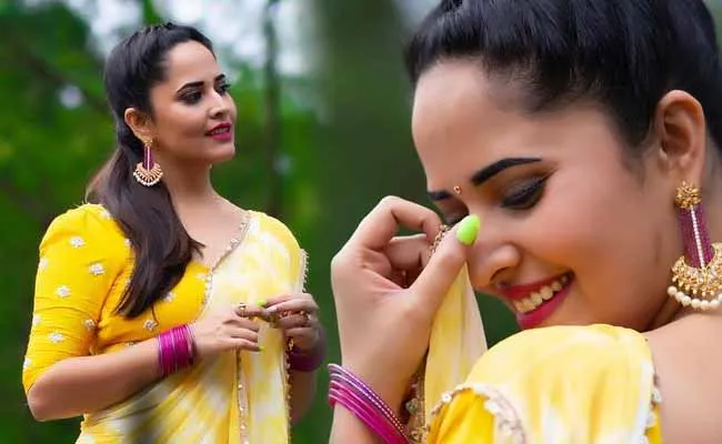 Anasuya Bharadwaj :ఆ పాత్రలు చేయడానికి కూడా రెడీ..  కానీ కండిషన్స్ అప్లై..! Anasuya Bharadwaj :ఆ పాత్రలు చేయడానికి కూడా రెడీ..  కానీ కండిషన్స్ అప్లై..!