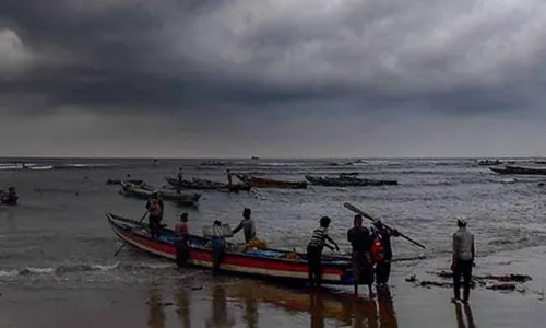 Gulab Cyclone AP : ఏపీలో గులాబ్ తుపాన్ భీభత్సం..! Gulab Cyclone AP : ఏపీలో గులాబ్ తుపాన్ భీభత్సం..!
